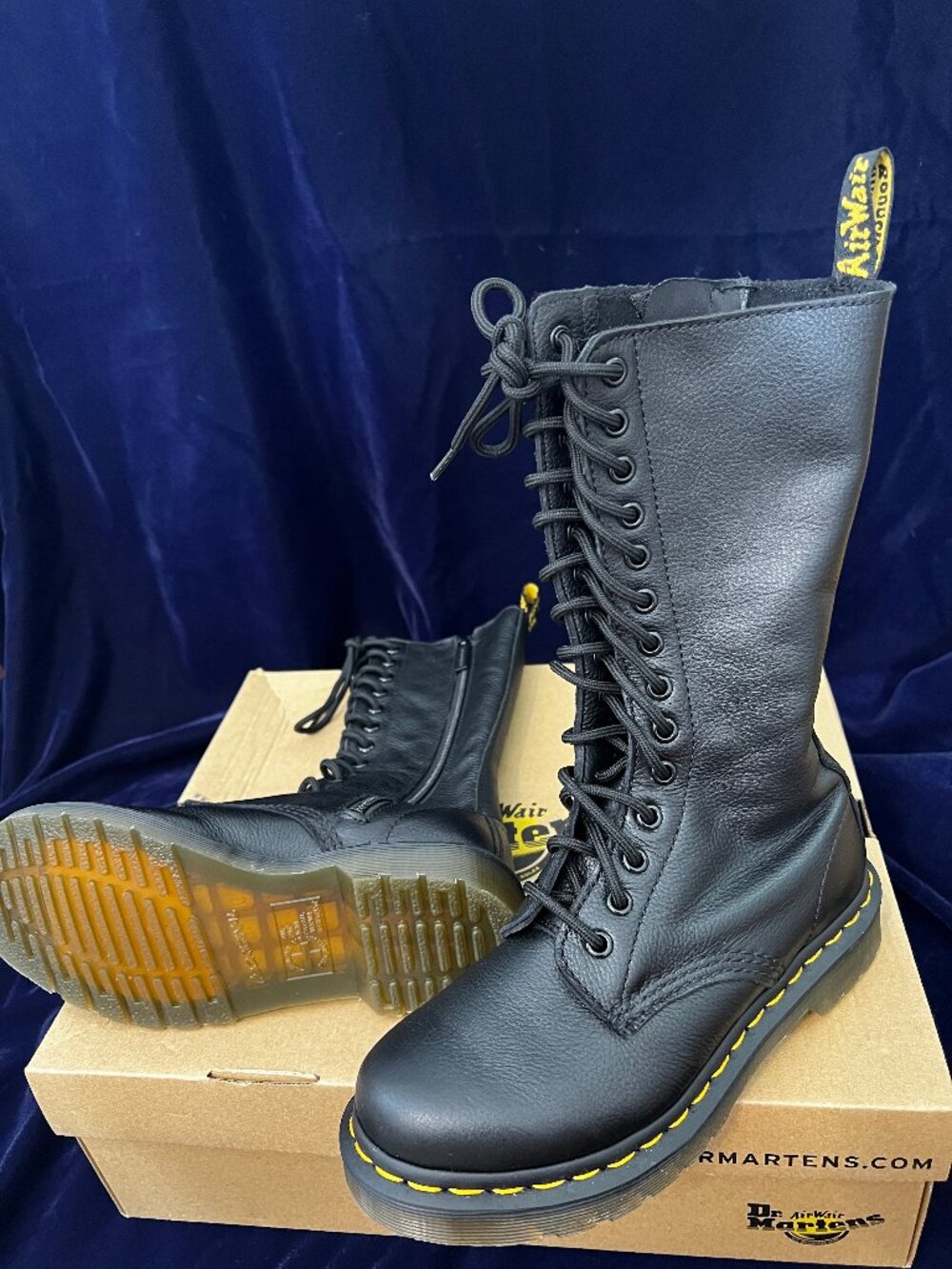 Doc Martens 1B99 14 Eye Zip Boots - Picture 5 of 7